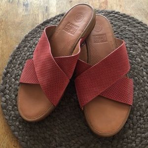 Fitflop Red Lulu Suede Sandals EUC 10